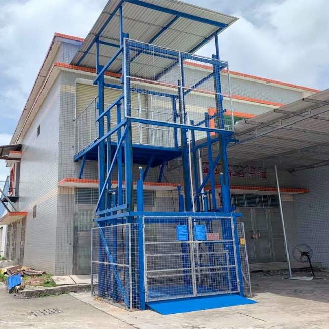 柳州建材厂室外升降货梯安装
