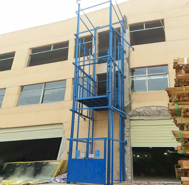 柳州建材厂室外物料提升